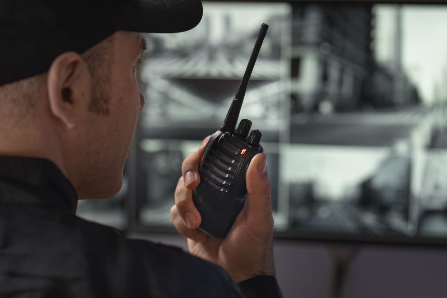 Haruskah HT dan Rig Memiliki Izin Stasiun Radio?