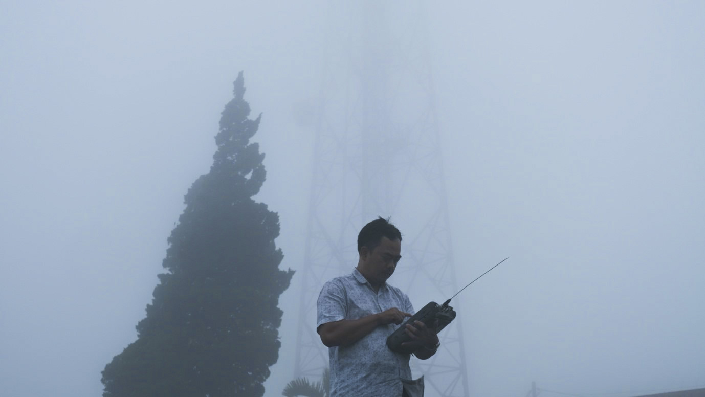 Pastikan Komunikasi Kebencanaan Lancar, Pengendali Frekuensi Radio Naik Turun Gunung