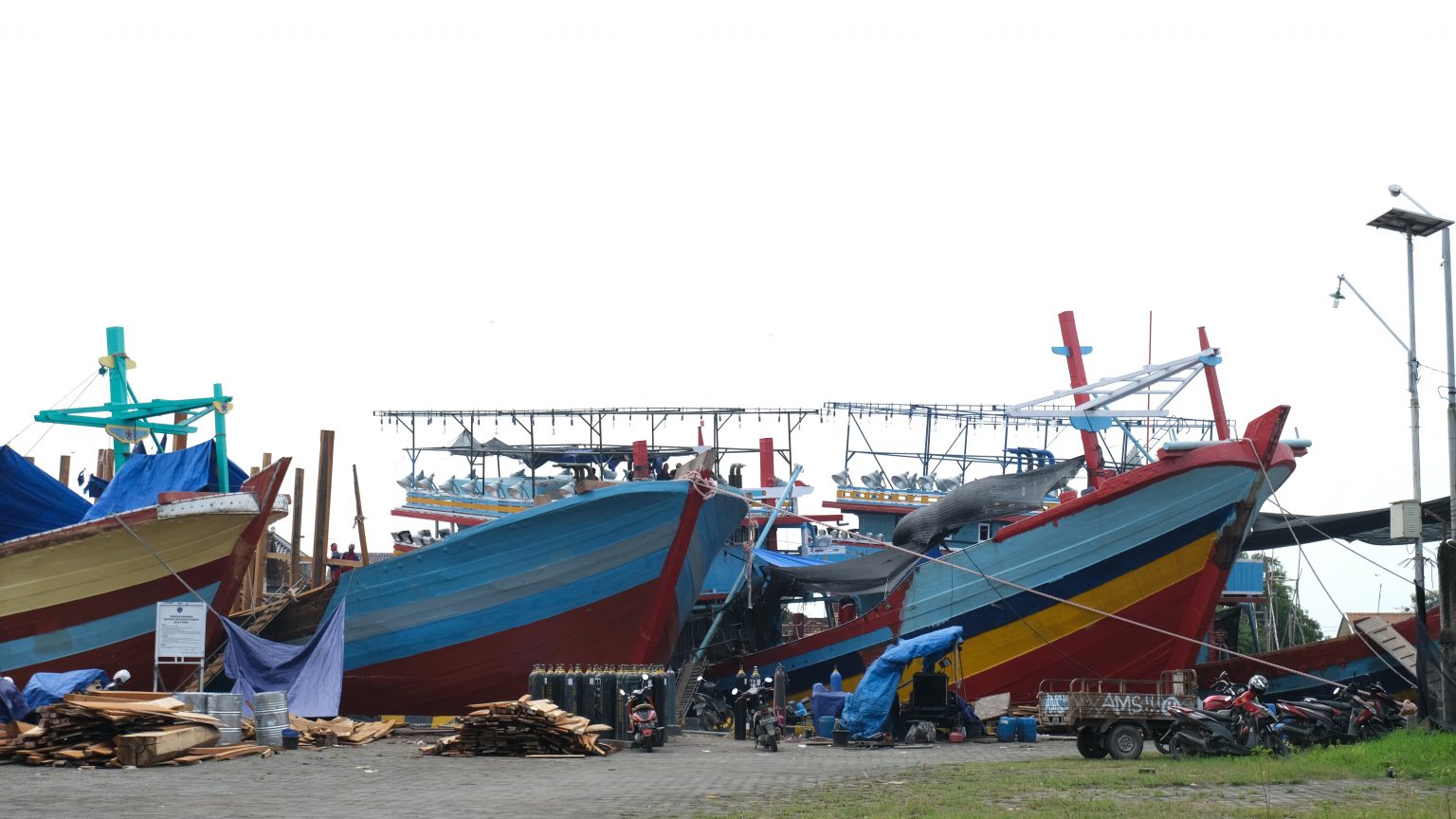 VIDEO SURVEI DAN SOSIALISASI KOMUNIKASI NELAYAN DI PELABUHAN JUWANA, PATI